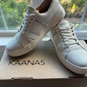 Kaanas Ithaca Perforated Sneaker